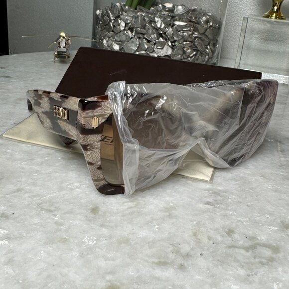 *NEW* NEVER WORN* Fendi PYTHON / BROWN GRADIENT Sunglasses Item #6634382